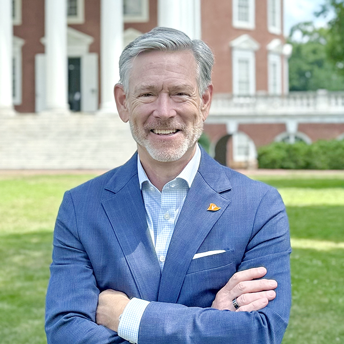 Matt Erskine portrait in front of Rotunda